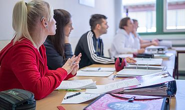 Schüler*innen im Unterricht an der Berufsschule