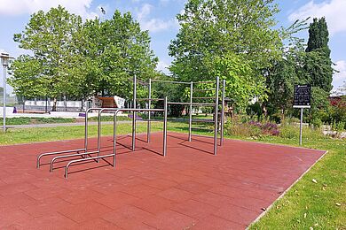 Workoutpark-Anlage auf dem Gelände des BBW Leipzig